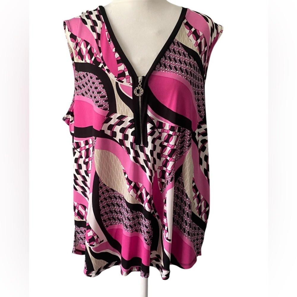 Linda Mathew’s geometric top size XL